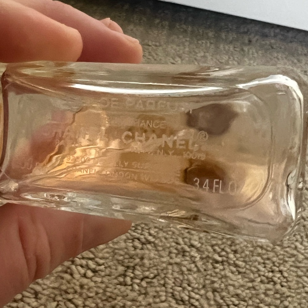 CHANEL Coco Mademoiselle Perfume with Gold and Clear Design - Picture 9 of 9